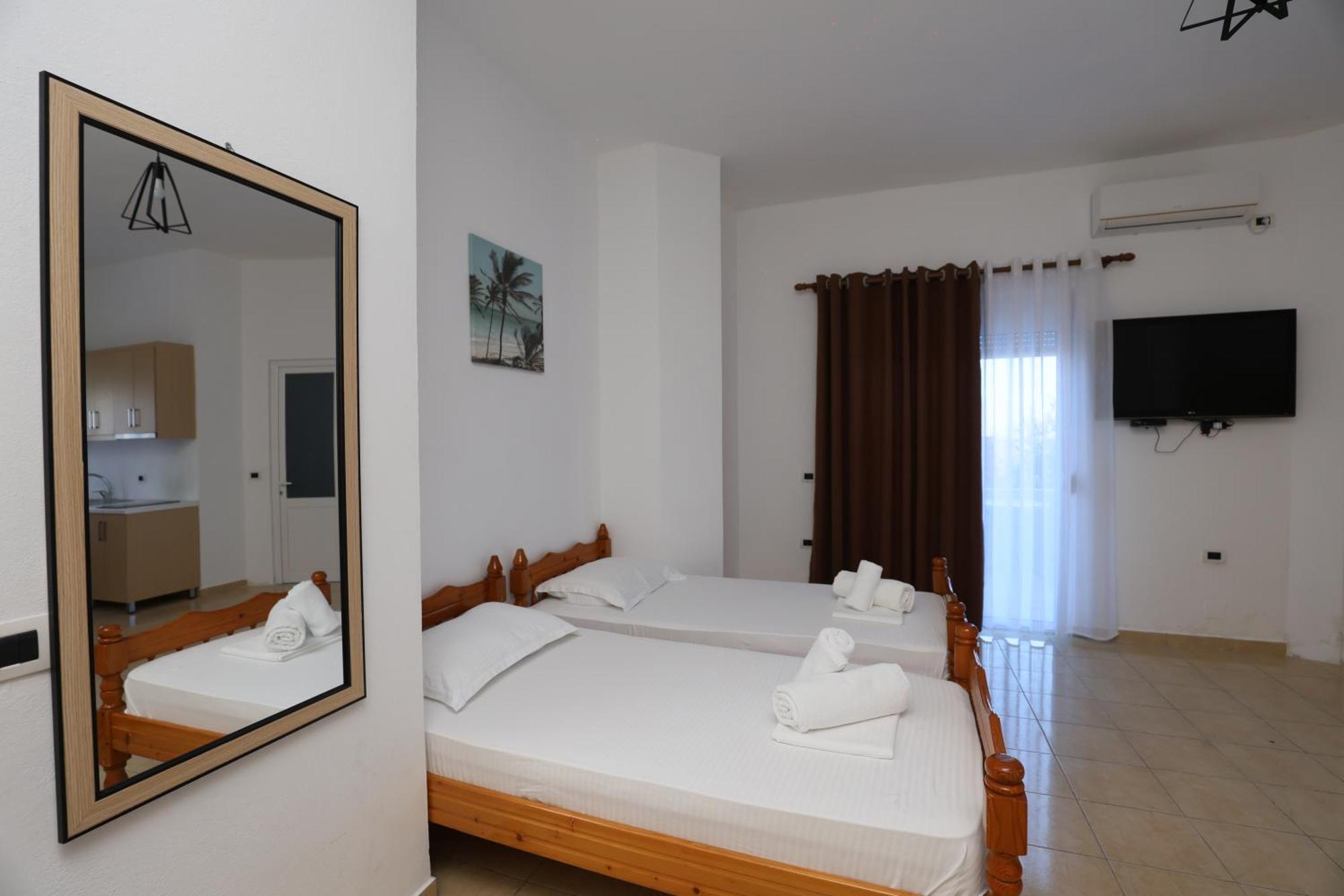 Michelle Apartments Ksamil Bagian luar foto