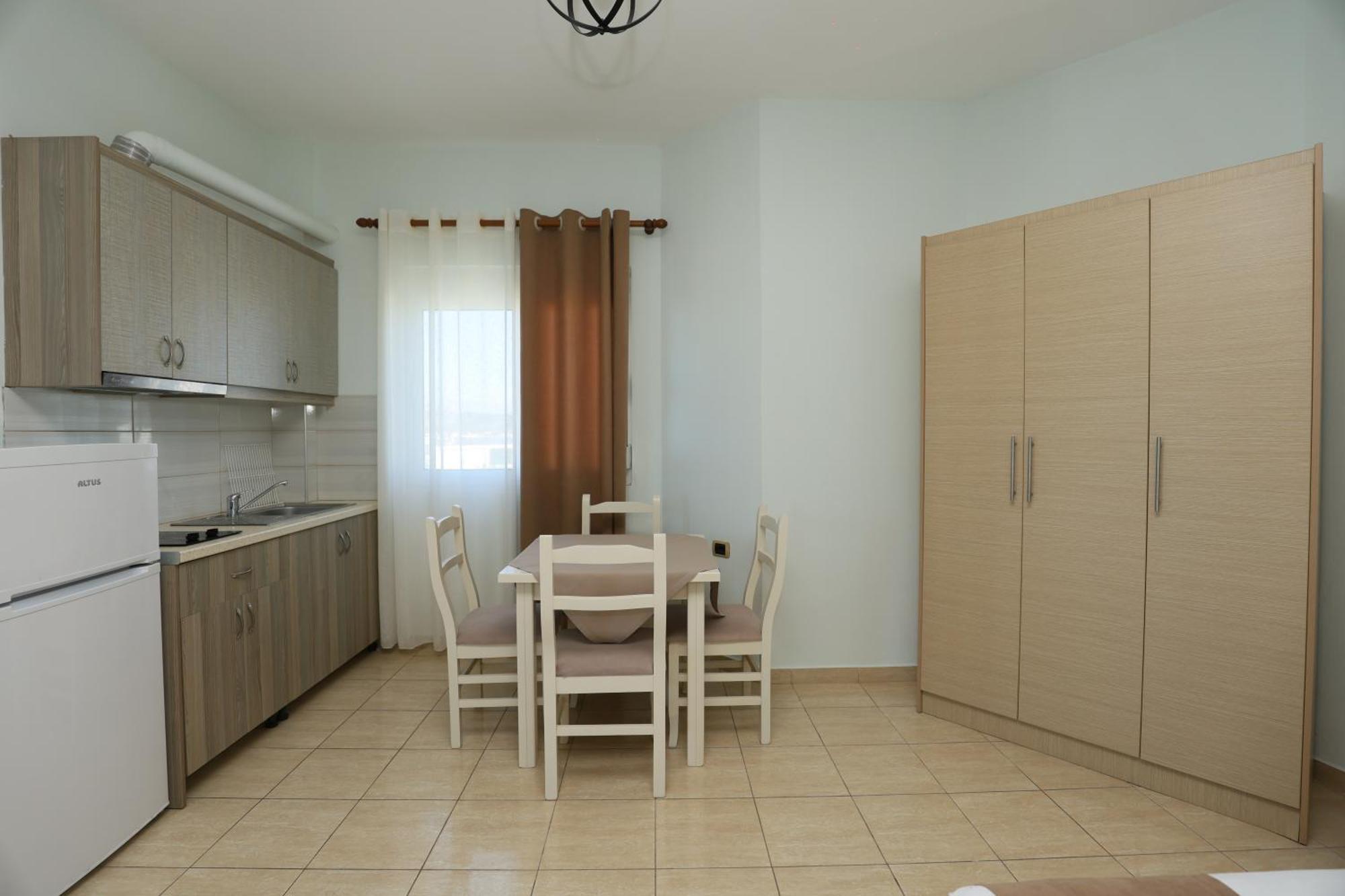 Michelle Apartments Ksamil Bagian luar foto