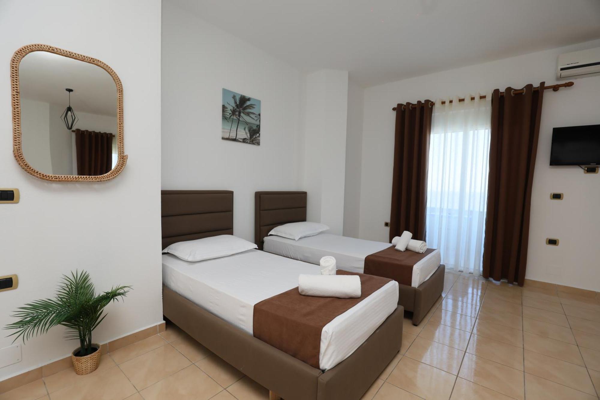 Michelle Apartments Ksamil Bagian luar foto