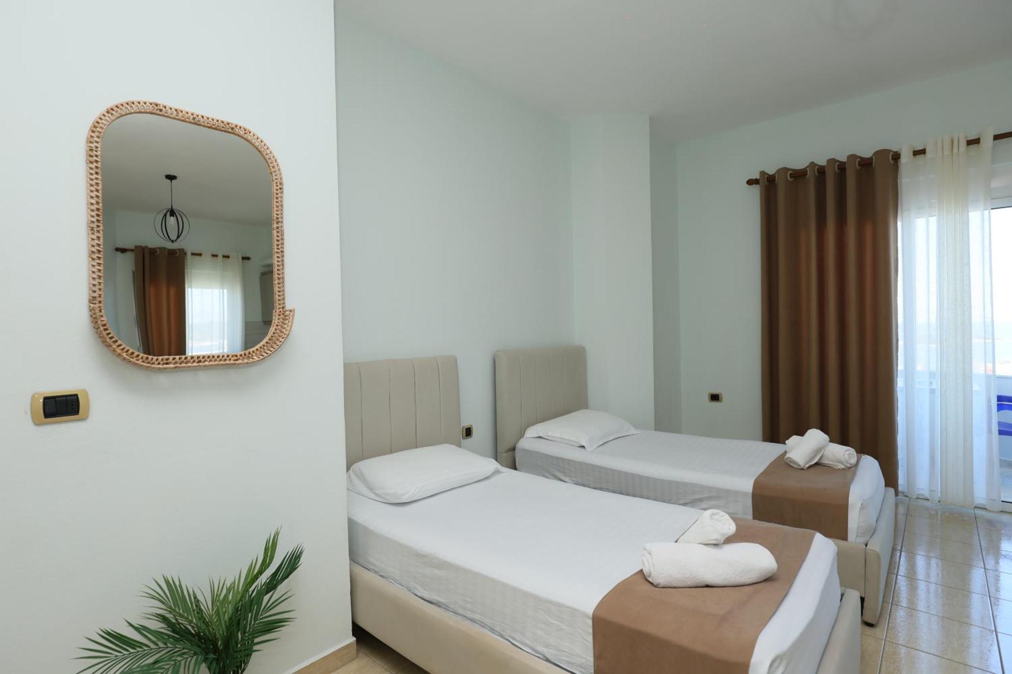 Michelle Apartments Ksamil Bagian luar foto