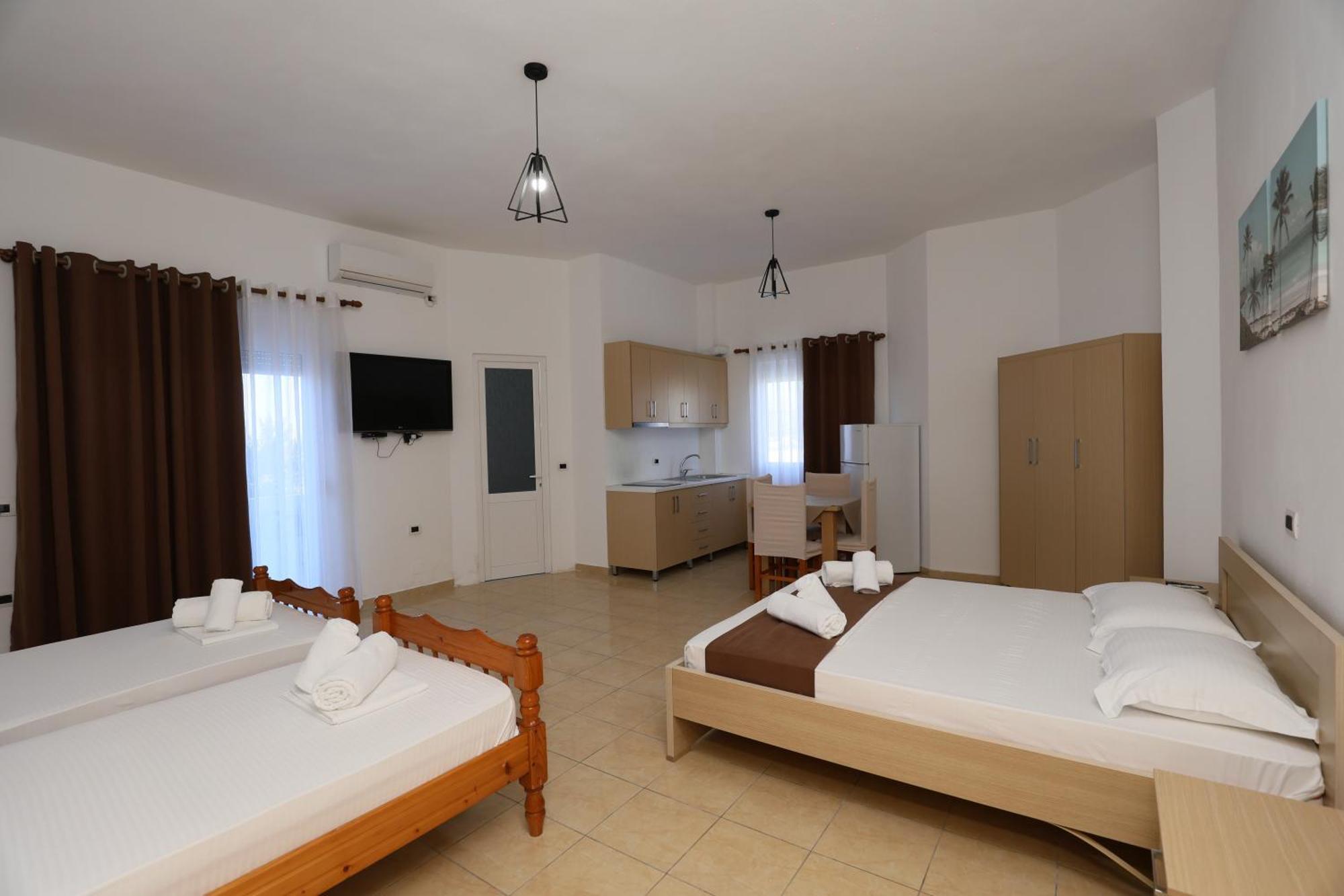 Michelle Apartments Ksamil Bagian luar foto