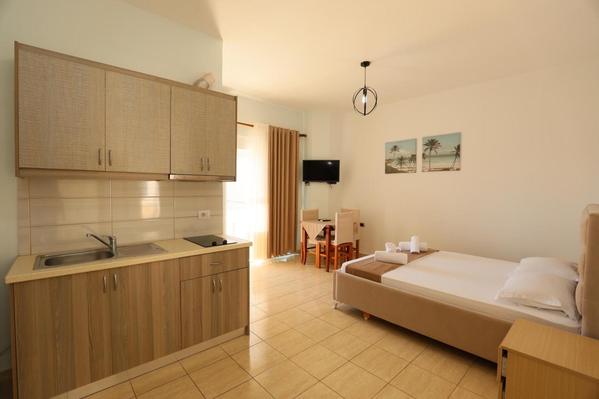 Michelle Apartments Ksamil Bagian luar foto