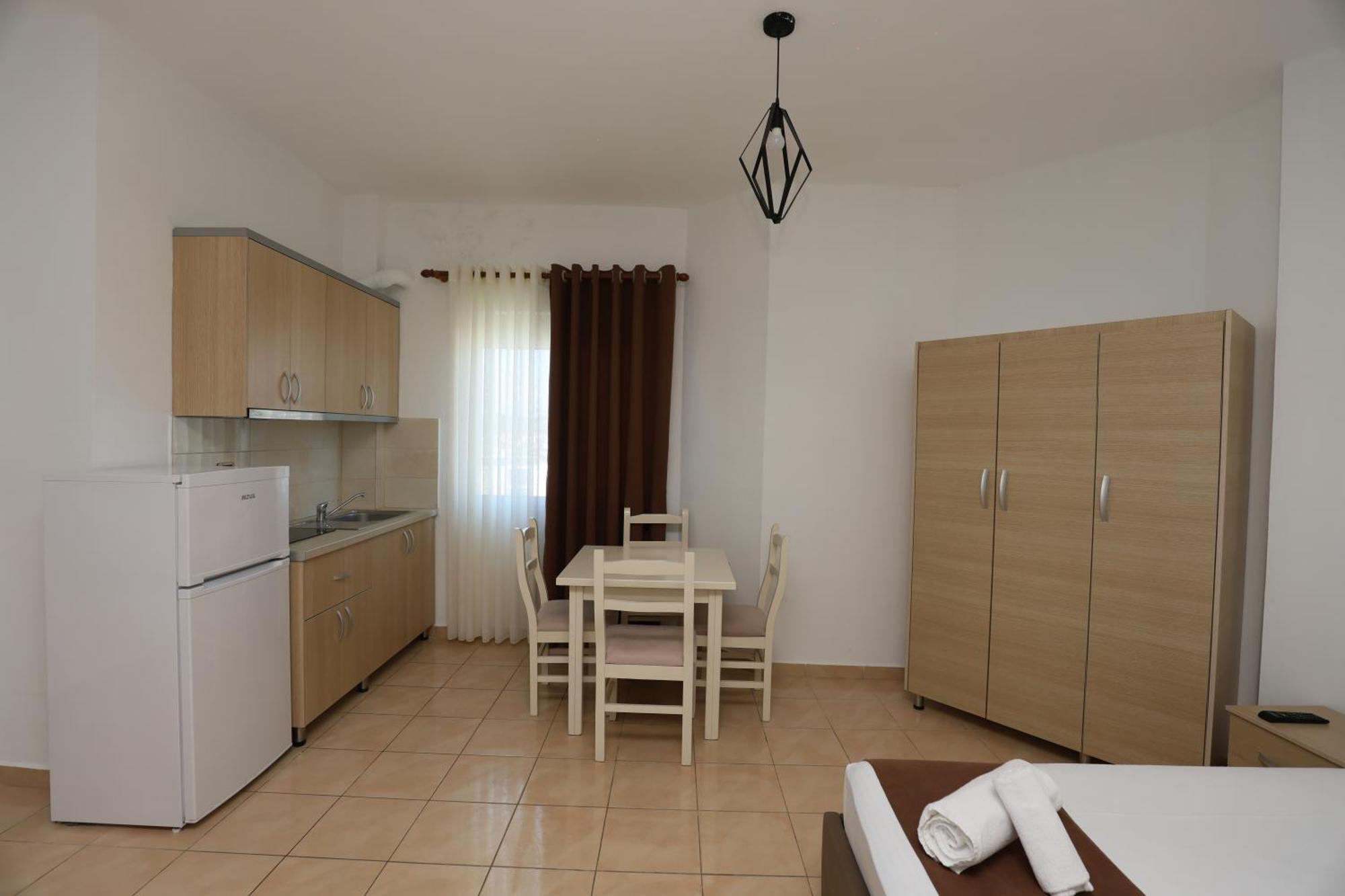 Michelle Apartments Ksamil Bagian luar foto