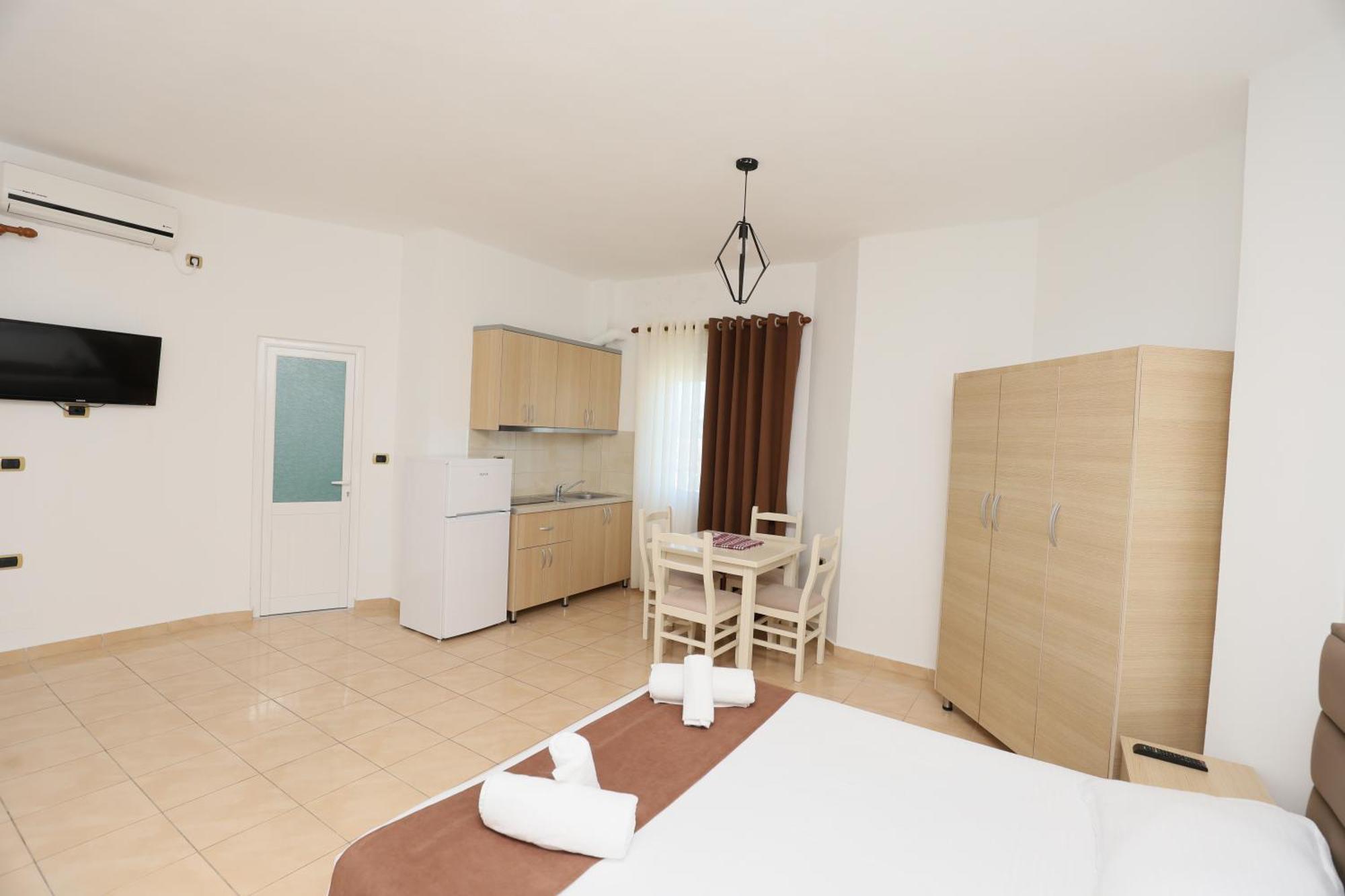 Michelle Apartments Ksamil Bagian luar foto