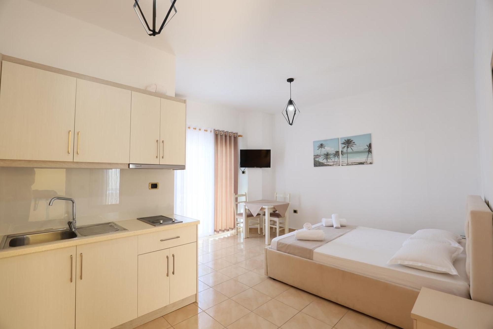 Michelle Apartments Ksamil Bagian luar foto